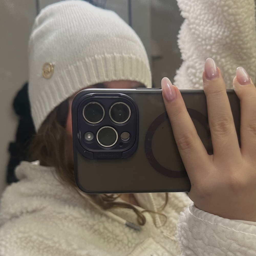 MICHAEL KORS BEANIE AND SCARF SET